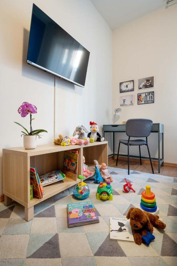 Апартаменты Casa Martina- Airport Free Shuttle-H24 Бергамо Экстерьер фото
